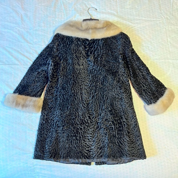 Vintage Black 50s Persian Lamb Coat with Fur Collar 3/4 Length Sleeves, Size M - Picture 3 of 16